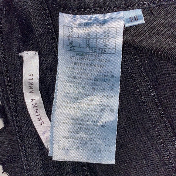 ⭐️2/20 - GUESS Black Distressed Skinny Ankle Jeans - Picture 3 of 8